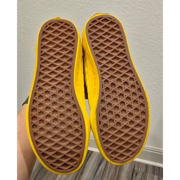 Limited Edition Vans Old Skool Haribo Goldbear Shoes Boys Size 1.5 Bright Yellow - Picture 16 of 16